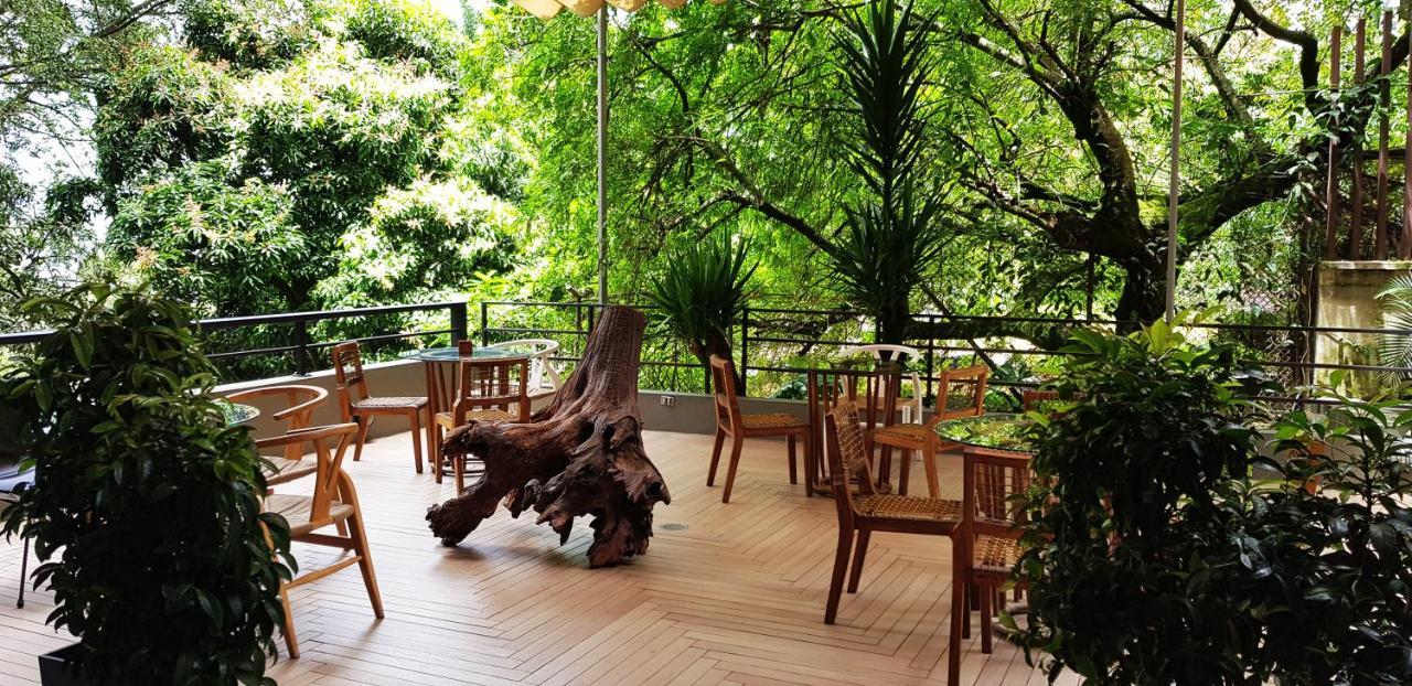 V Grand Hotel, A Member Of Radisson Individuals Medellin Bagian luar foto