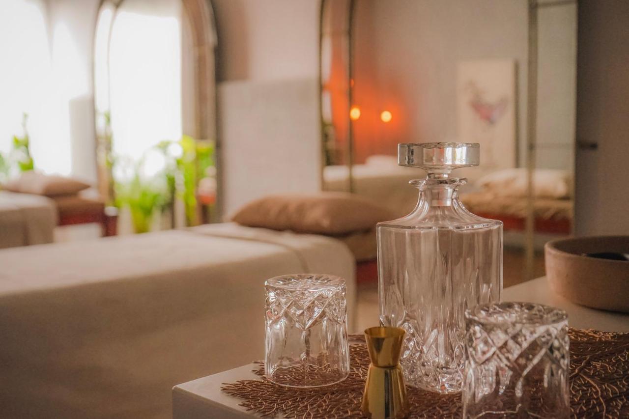 V Grand Hotel, A Member Of Radisson Individuals Medellin Bagian luar foto