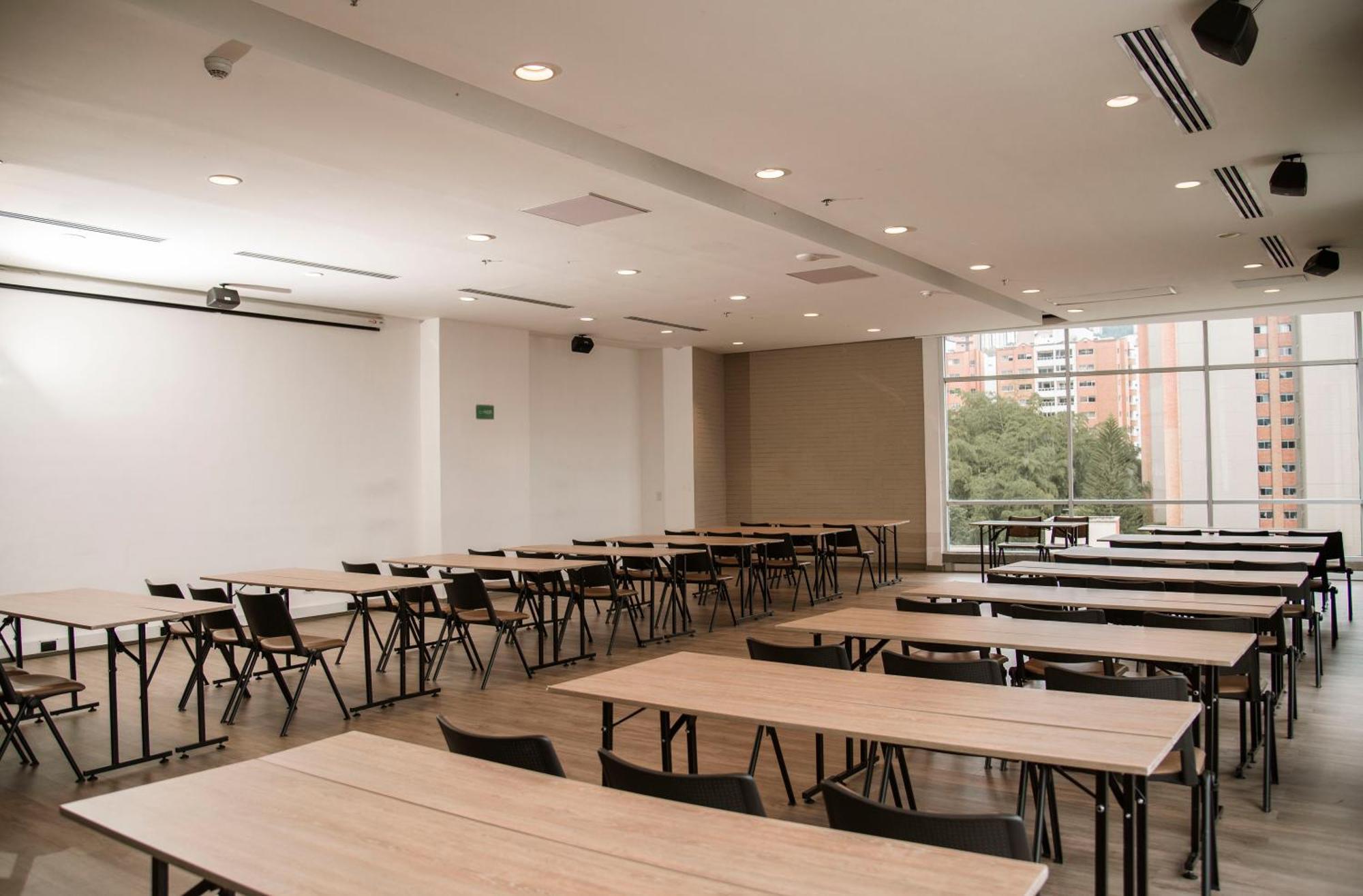V Grand Hotel, A Member Of Radisson Individuals Medellin Bagian luar foto