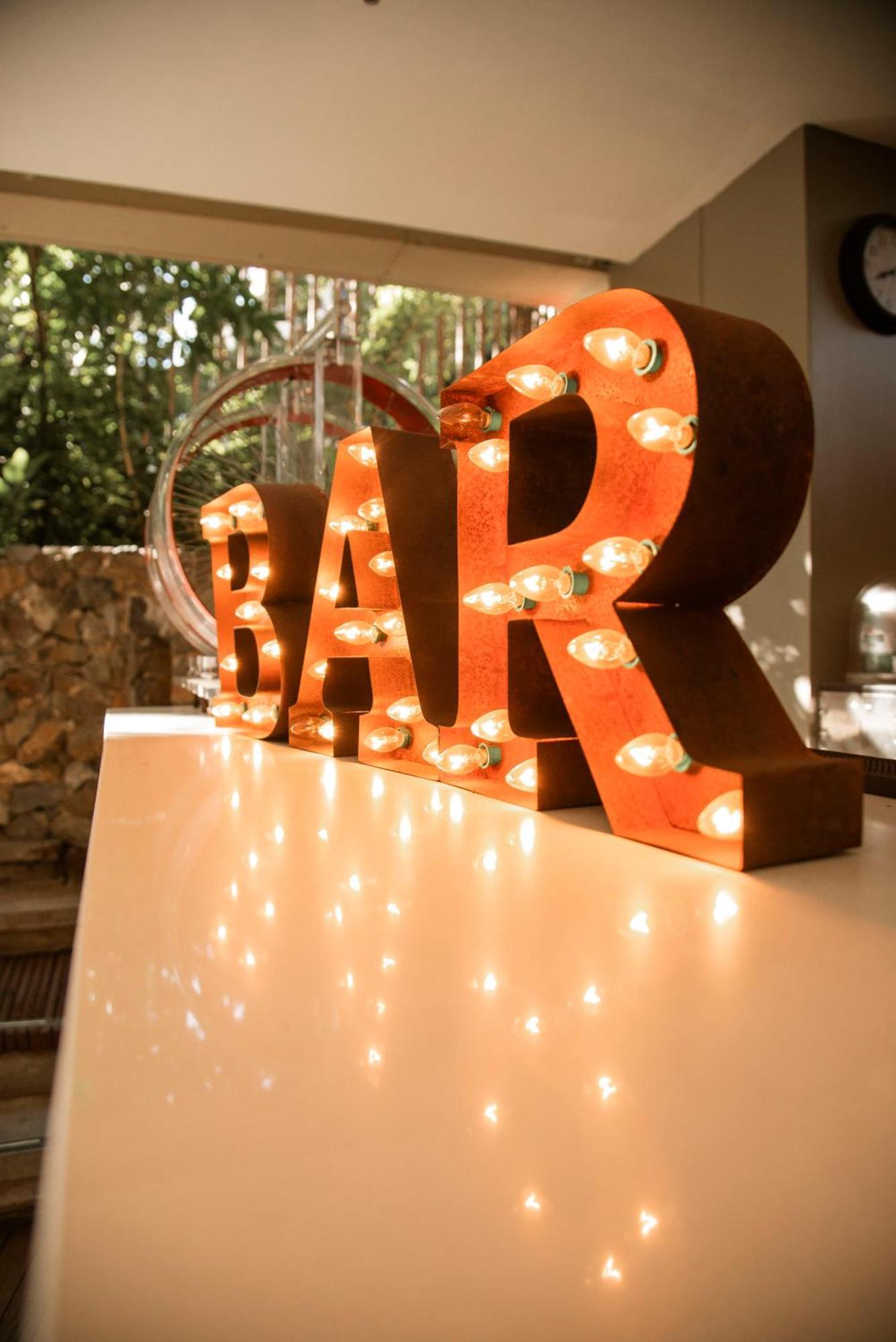 V Grand Hotel, A Member Of Radisson Individuals Medellin Bagian luar foto