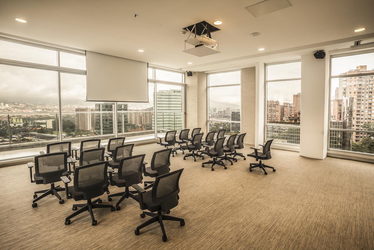 V Grand Hotel, A Member Of Radisson Individuals Medellin Bagian luar foto